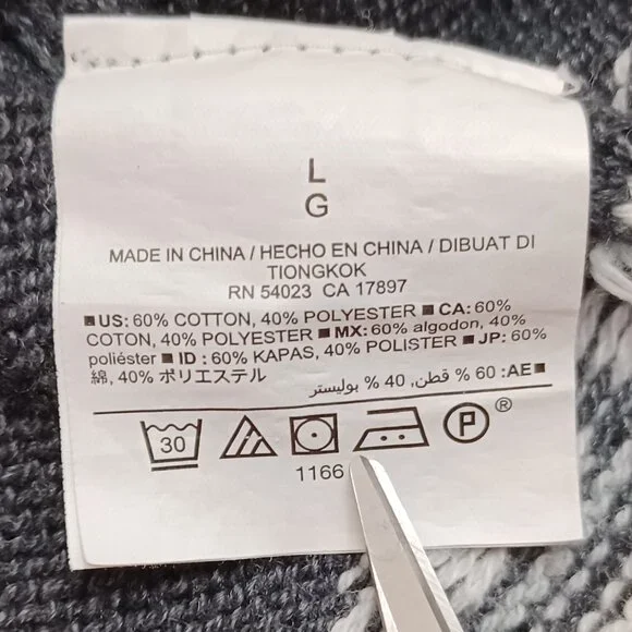 Women's Old Navy Dark Gray/Black Sweater with White/Light Gray Design Size Large - Picture 8 of 9